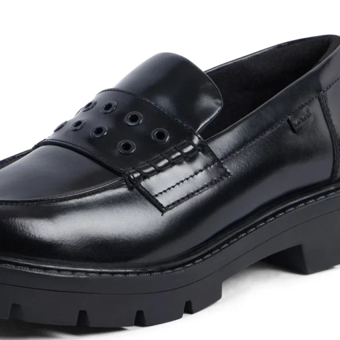 Γυναικείο Loafer Kori με καρφιά, δέρμα, μαύρο Γυναικείο Loafer Kori με καρφιά, δέρμα, μαύρο